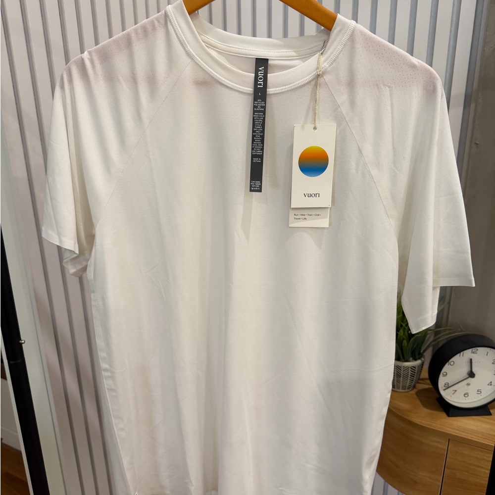 Vuori Men’s Viewpoint Performance Tee